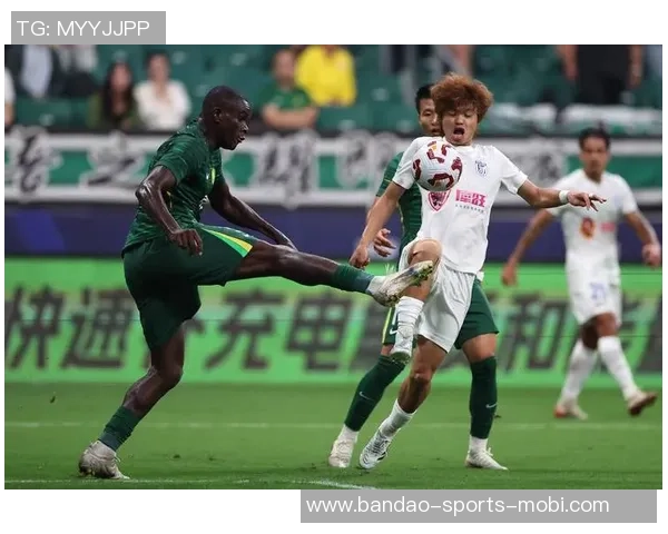 塞尔吉尼奥单刀破门助国安再度领先海牛比赛紧张激烈引人关注 塞尔吉尼奥单刀破门助国安再度领先海牛比赛紧张激烈引人关注